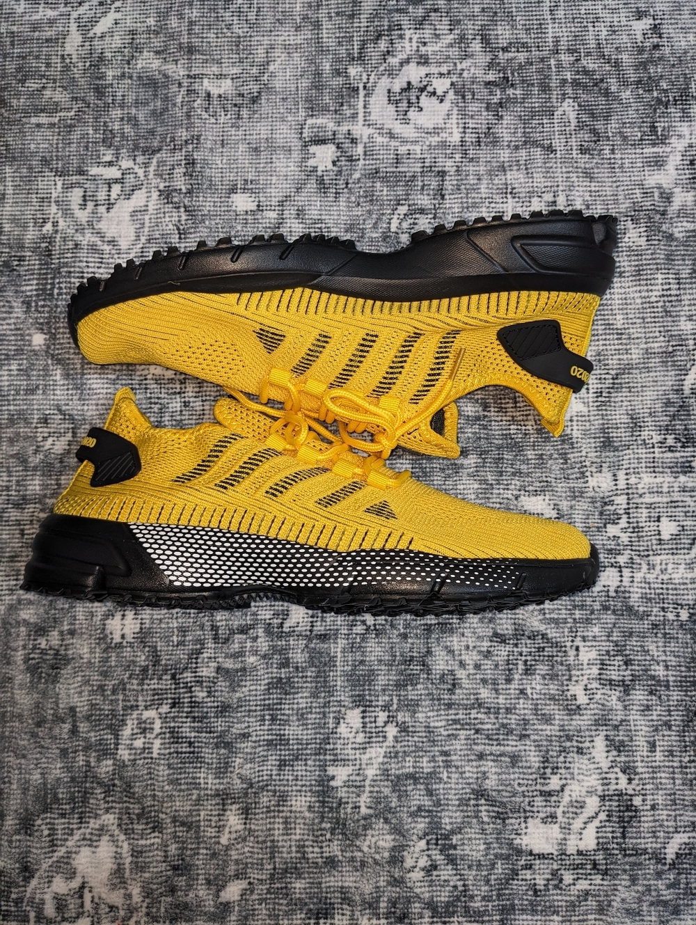 Men's Yellow and Black Athletic Sneakers Size 44 US11 New